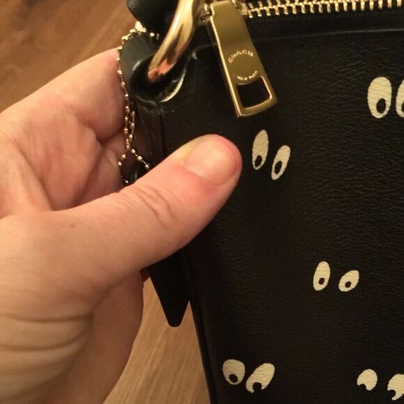 RARE Coach Disney X Paxton Duffle With Snow White and The Seven Dwarfs Eye Print - Picture 9 of 9